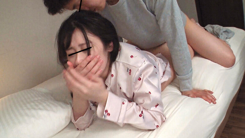 Thằng anh thú tính mò vào phòng em gái dễ thương để giải toả cơn nứng