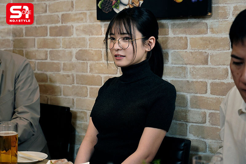 Em nhân viên mới trẻ đẹp là một con phò hư hỏng khi say Hiyori Nozaka